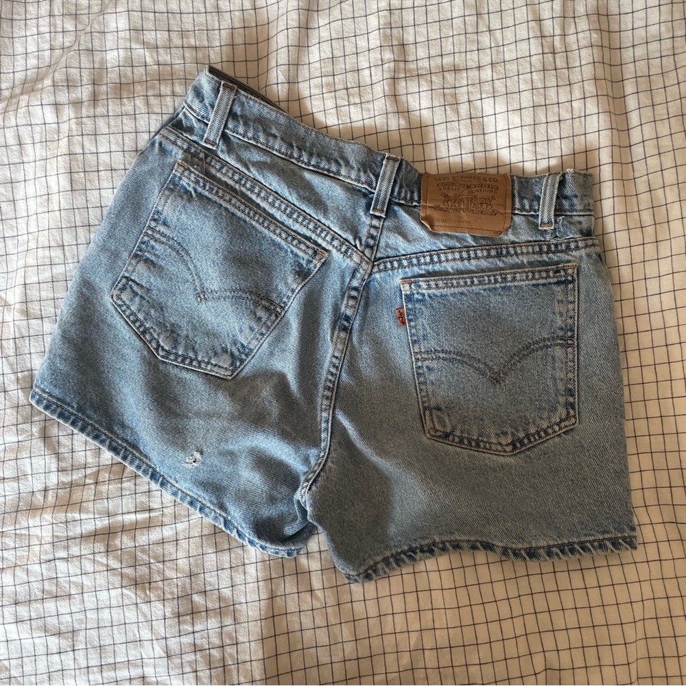Levi’s orange tan shorts